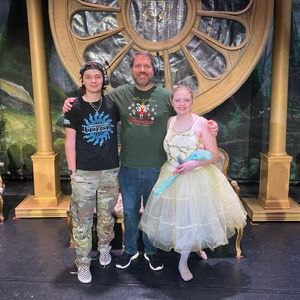 Meet your Posher, Lorin